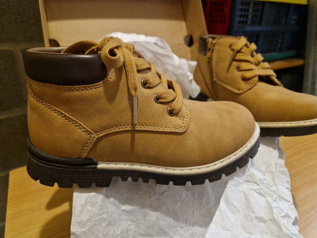 Chaussure enfant taille 29, Enlèvement, Comme neuf, Chaussures