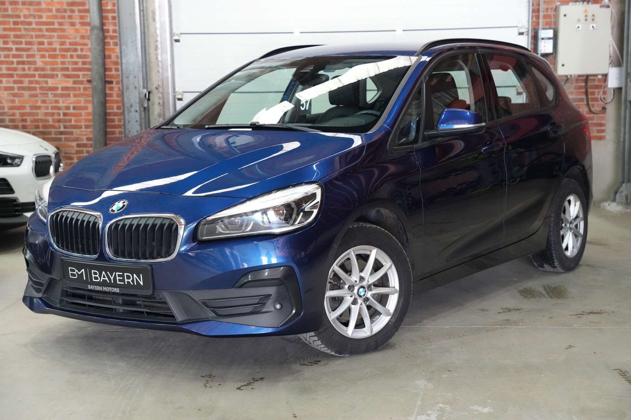 BMW 216 dA Active Tourer Navi Camera LED Leder Garantie, Automaat, Monovolume, Gebruikt, Bedrijf