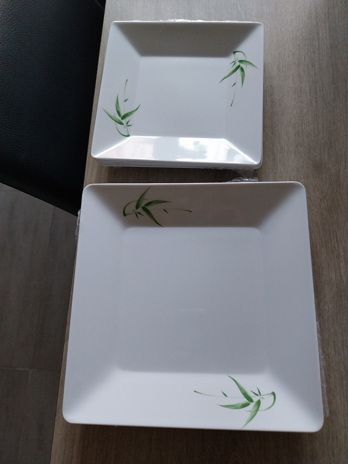 4 grote en 4 kleine plastieken borden, Ophalen, Kunststof, Overige merken, Nieuw