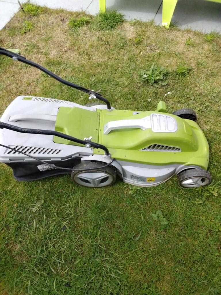 Electrisch grasmachine tekoop in zeer goede staat, Tuin en Terras, Grasmaaiers, Ophalen of Verzenden, Opvangzak