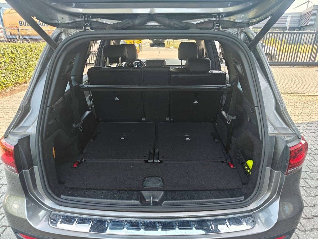 Mercedes-Benz GLB 180 7-zit/LED/WarmLeder/18"/Trekhaak/CAM/P, Auto's, 135 pk, Gebruikt, 4 cilinders, 7 zetels