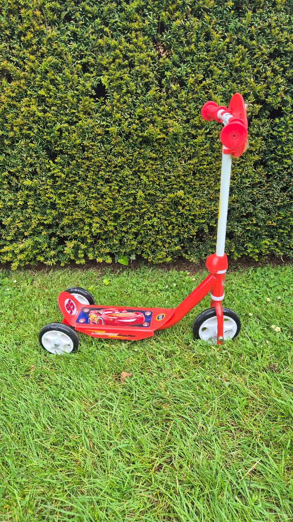 Trottinette 3 roues Disney Cars, Enlèvement, Comme neuf, Disney