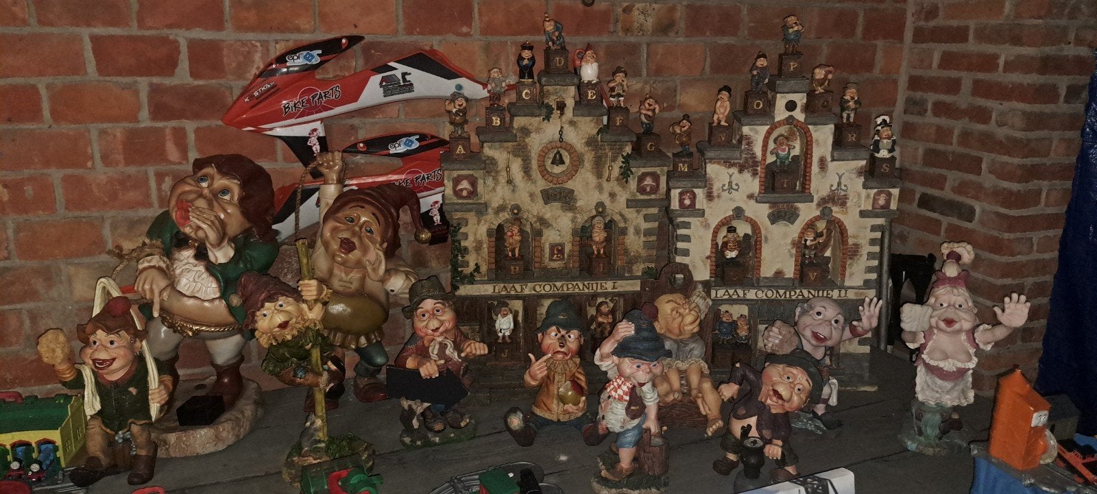 Efteling laven, Verzamelen, Ophalen