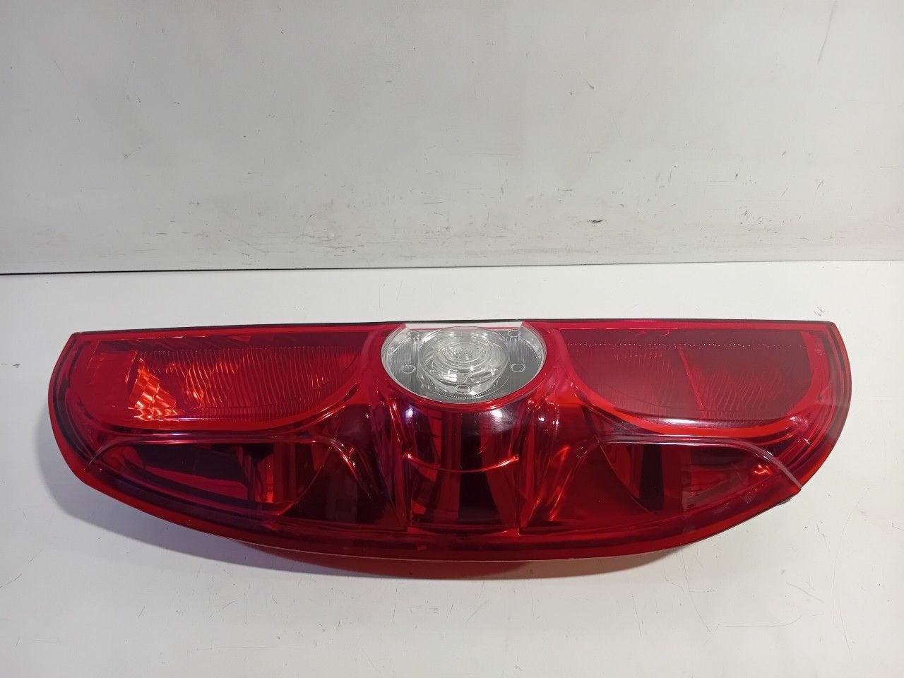 Achterlicht links buiten Fiat Doblo, Onderdelen@venauto.nl, Van der Ven Autorecycling B.V., Ettenseweg 76, 4706 PB Roosendaal, The Netherlands