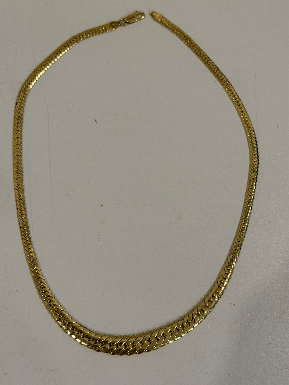 Collier en or, Enlèvement, Comme neuf