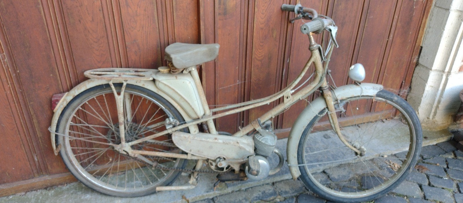 Motobécane Mobilette AV32S. Trouvaille dans une grange. Term, Enlèvement