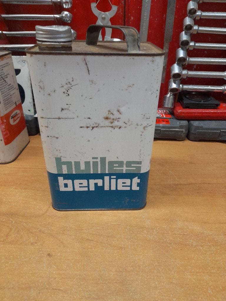 oude lege oliekan Berliet MV2 sae 30/40, Verzenden, Gebruikt, Overige typen
