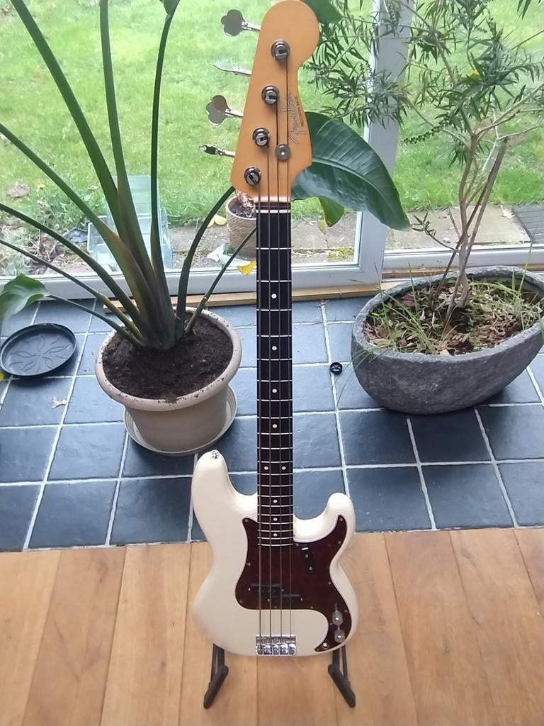 Fender Vintera  II 60's Precision Bass met koffer, Ophalen of Verzenden