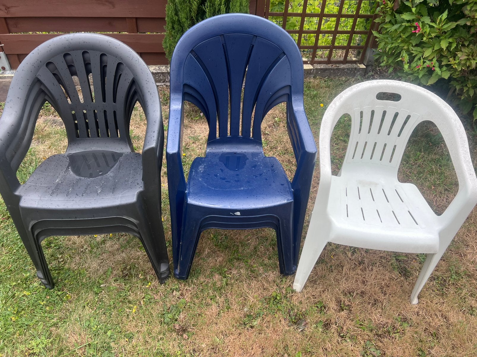 7 PVC tuinstoelen, Ophalen, Zo goed als nieuw