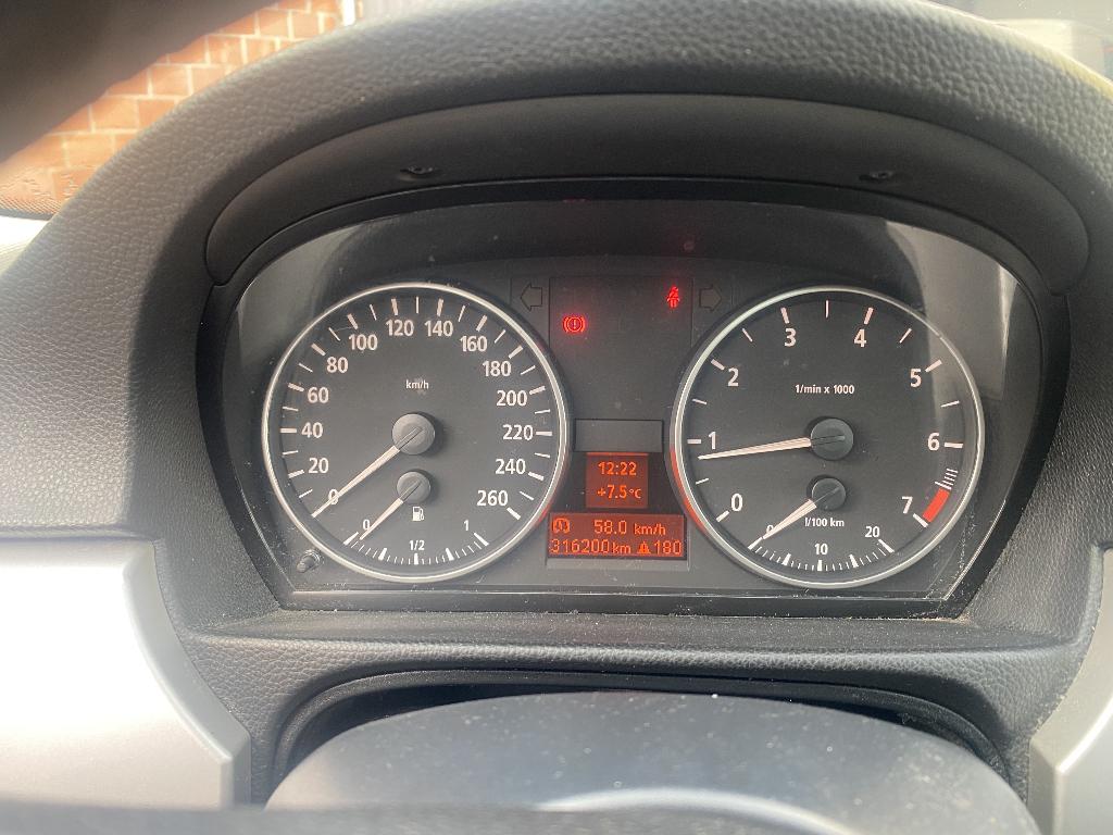 BMW 318i 2006, Entreprise, Boîte manuelle, Noir, 5 portes
