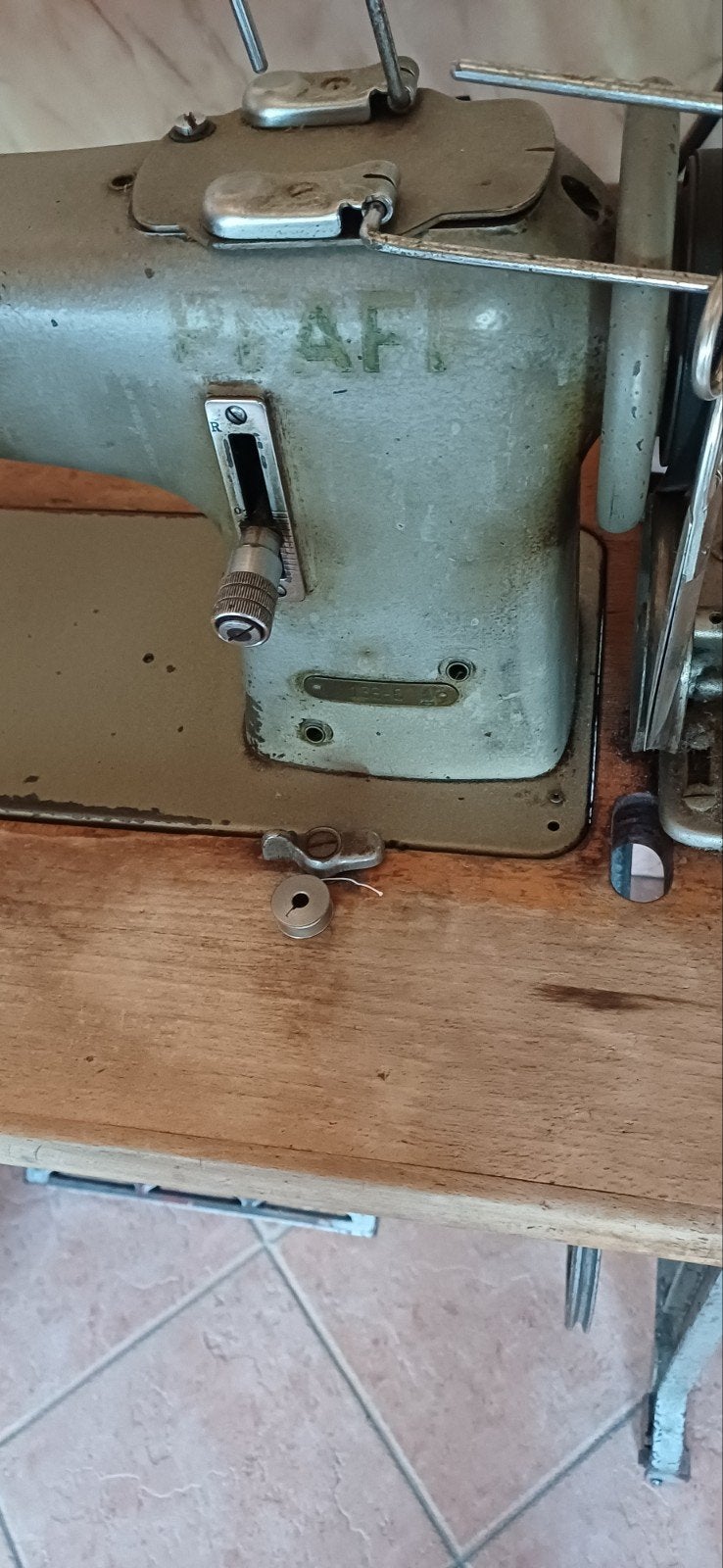 machine à coudre PFAFF, Enlèvement