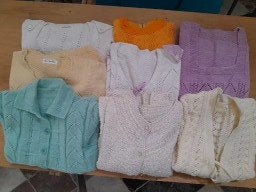 Tricot fait main en laine (19 pièces) de 10 à 20€/pièce, Enlèvement, Comme neuf, Tricot