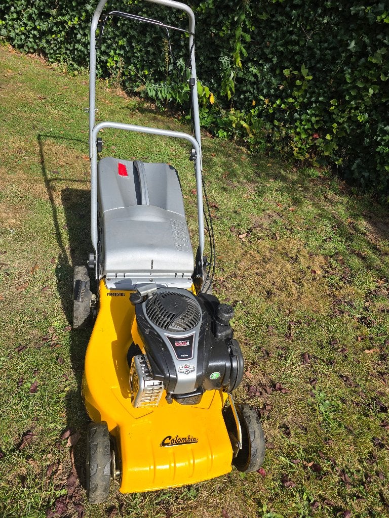 Machine à gazon Colombia Briggs & Stratton, Tondeuse rotative, Utilisé, Brigss&stratton, Tondeuses à gazon à essence