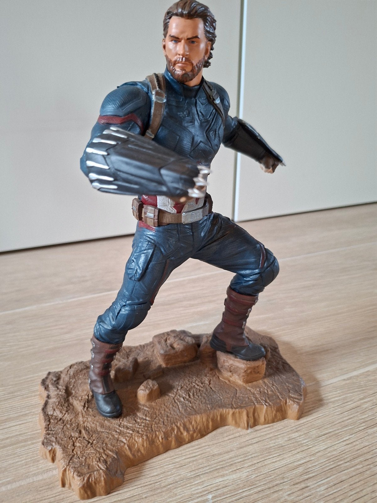 Marvel Gallery Captain America Statue – Avengers: Infinity W, Enlèvement, Comme neuf