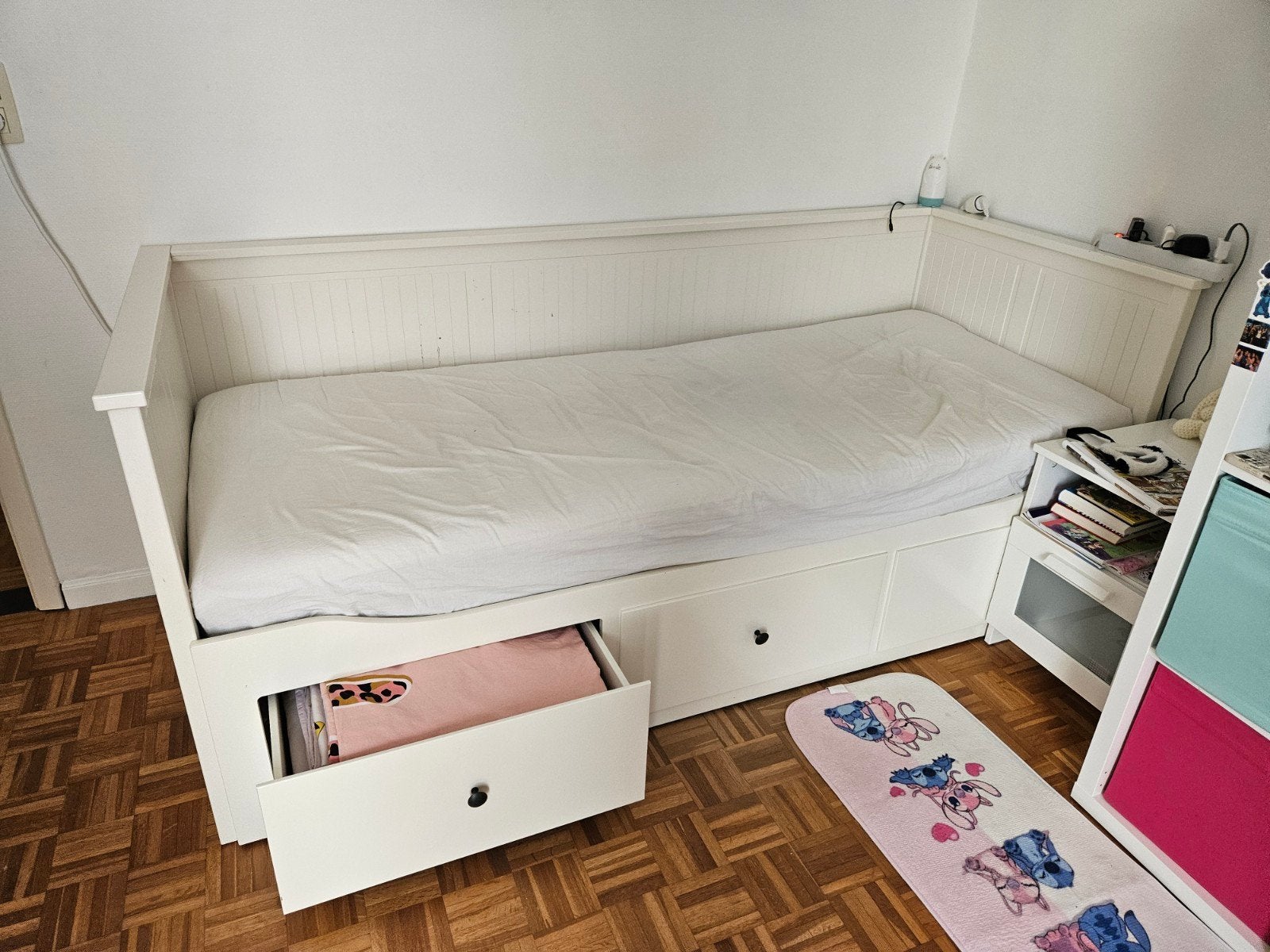 Lit Ikea Hemnes avec matelas, Hasselt, Ikea, Info@ikea.be, Une personne