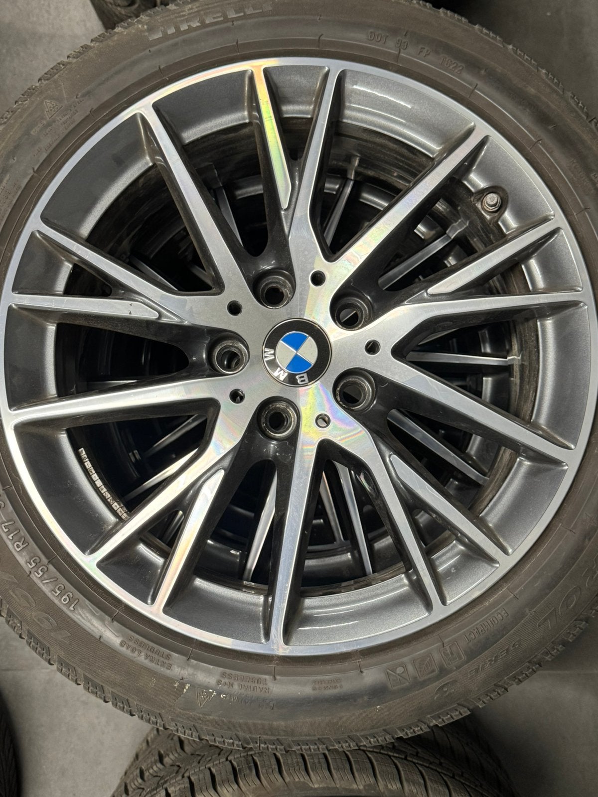 4 jantes BMW originales 17” + pneus hiver Pirelli 195/55 R17, Pneus hiver, Enlèvement, Pneu(s), 17 pouces