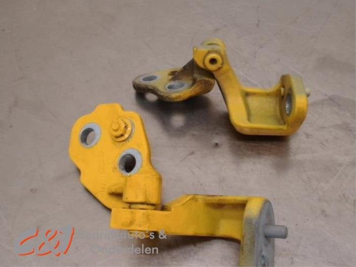 Charnière porte avant droite d'un Ford Transit, Autos : Pièces & Accessoires, -, 3 mois de garantie, -, -