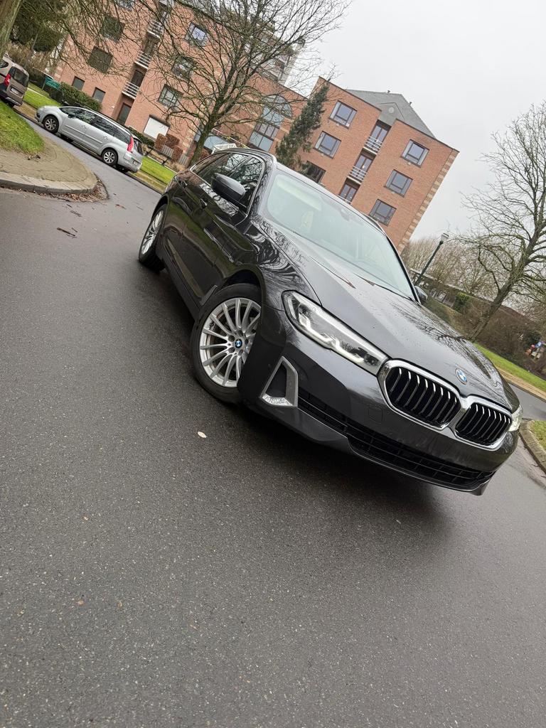 BMW SERIE 5 2021 - 95000km -, Autos, Cuir, Argent ou Gris, Entretenue par le concessionnaire, Noir