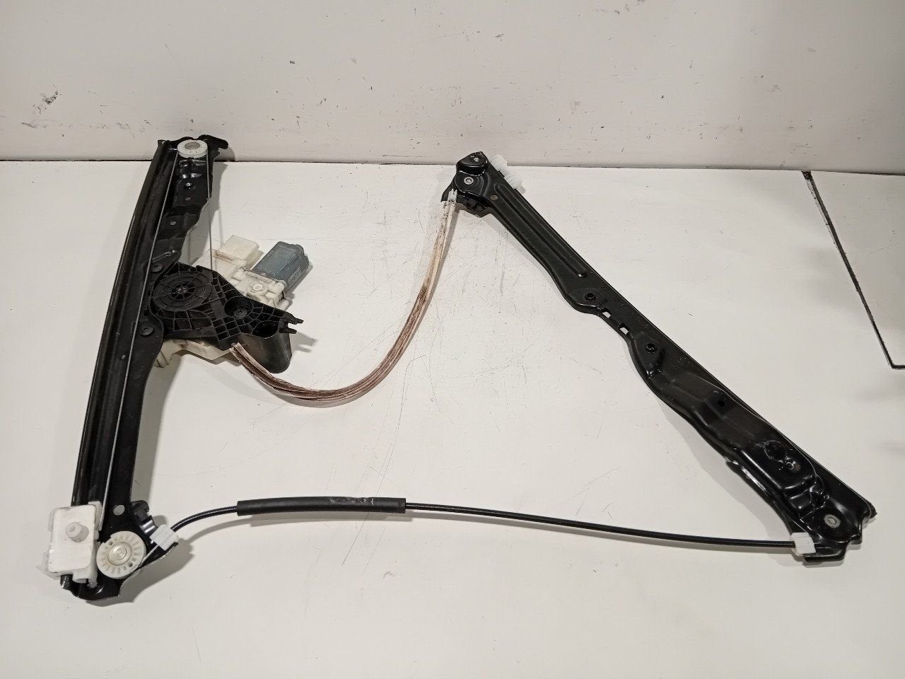 Raammechaniek elektrisch rechts voor Peugeot 308, Onderdelen@venauto.nl, Van der Ven Autorecycling B.V., Gebruikt, Ettenseweg 76, 4706 PB Roosendaal, The Netherlands