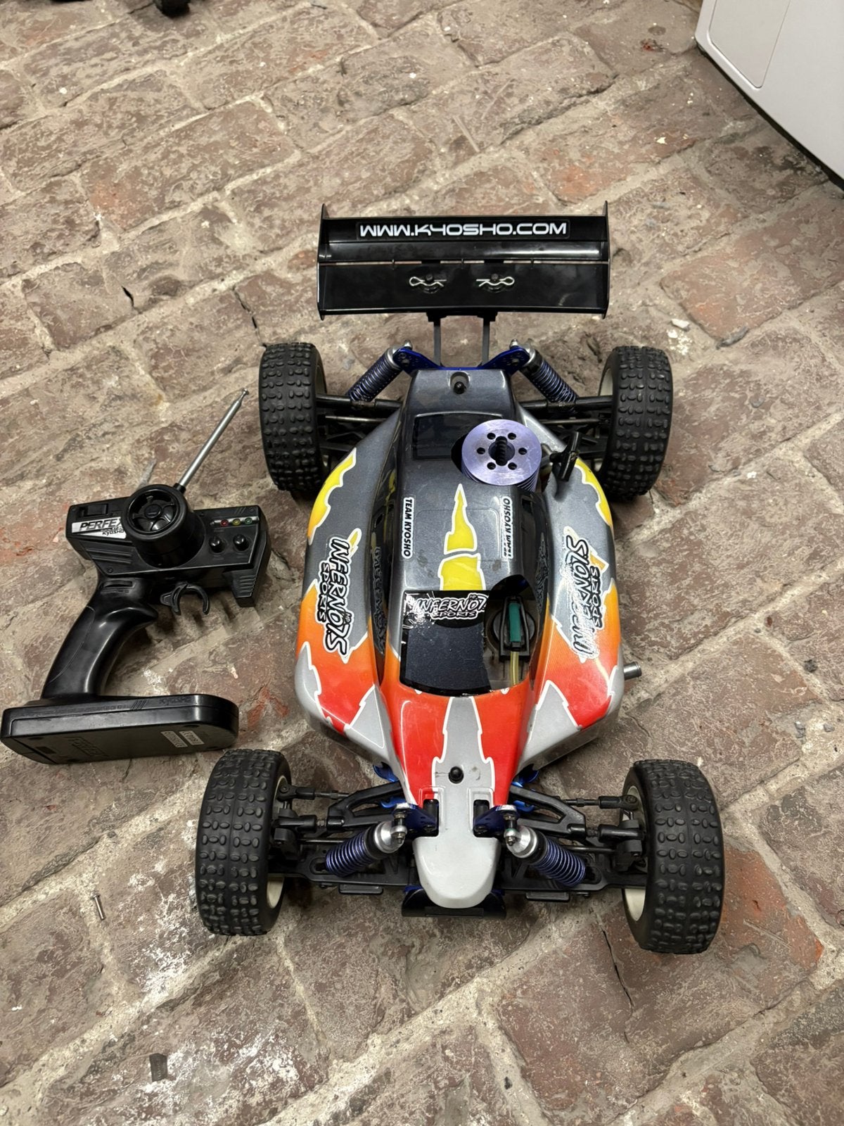 Kyosho inferno mp7.5 sport 3, Échelle 1:8, Voiture off road, Comme neuf, Enlèvement