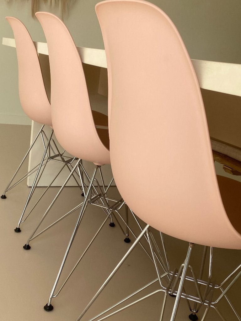 Eames Plastic Side Chair DSR stoel (2) - zachtroze - nieuw!, Maison & Meubles, Neuf, Autres couleurs, Enlèvement, Deux