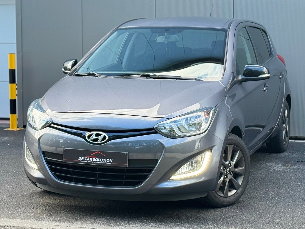 Hyundai I20||1.2 Benzine||airco cruise control|| 159Dkm 2014, Autos, Argent ou Gris, Achat, Entreprise, Garantie prolongée