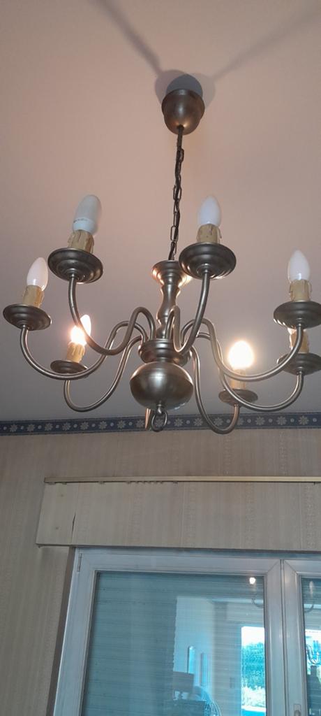 Lustre en étain, Enlèvement