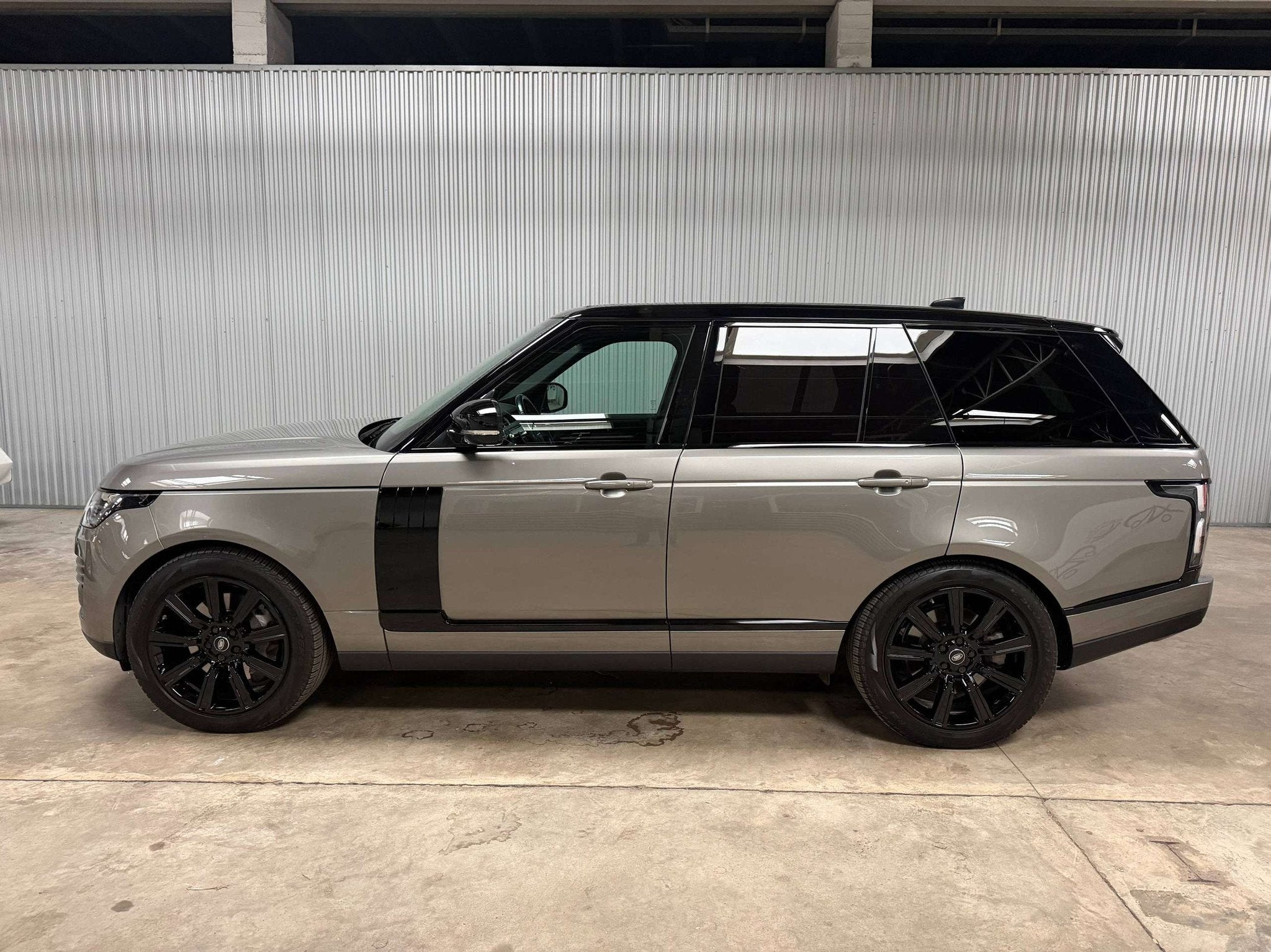 Land Rover Range Rover 2.0 P400e PHEV Vogue 21" *€ 29.900, Autos, Cuir, Argent ou Gris, Achat, Entreprise
