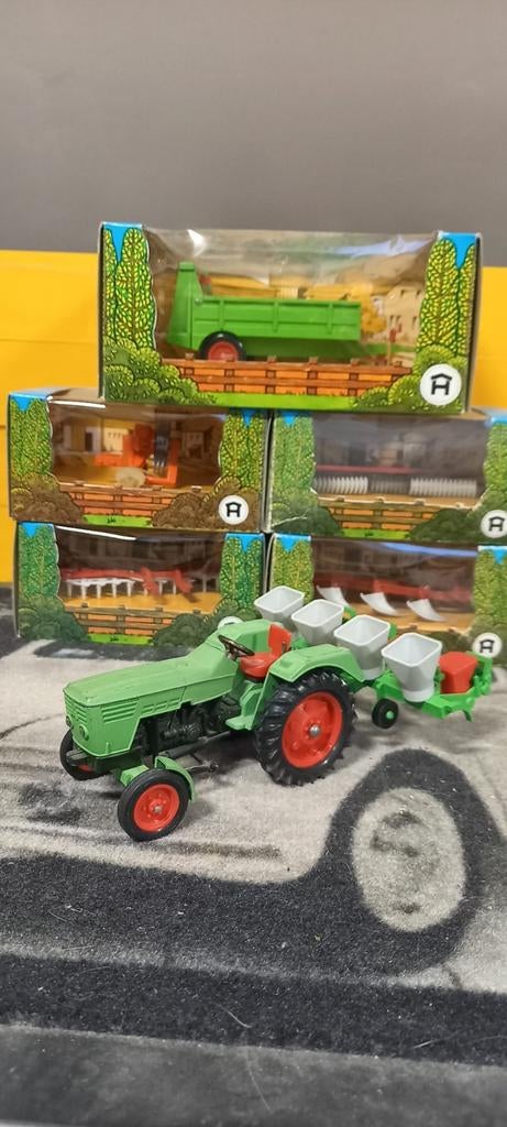 Deutz en accessoires hausser elastolin, Ophalen