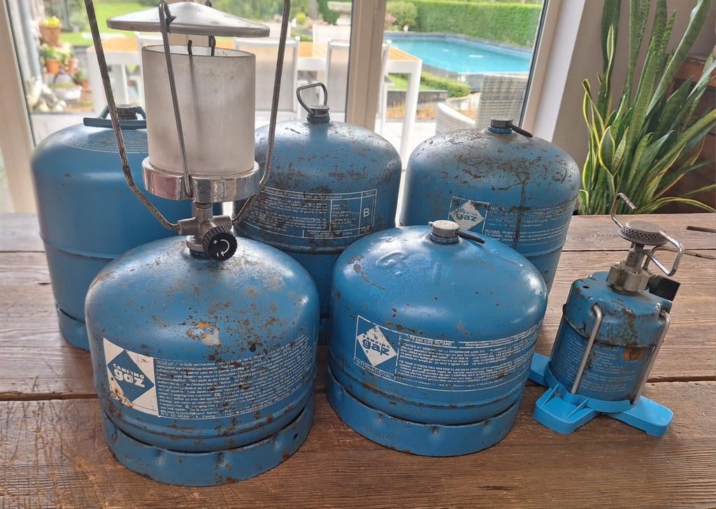 Bouteilles de gaz de camping, Enlèvement