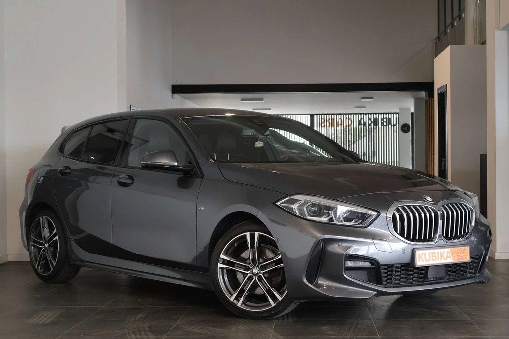 BMW 1 Serie 118 118i M-Pack Camera CruiseC LED Garantie*, Autos, BMW, Argent ou Gris, Achat, Euro 6, Entreprise