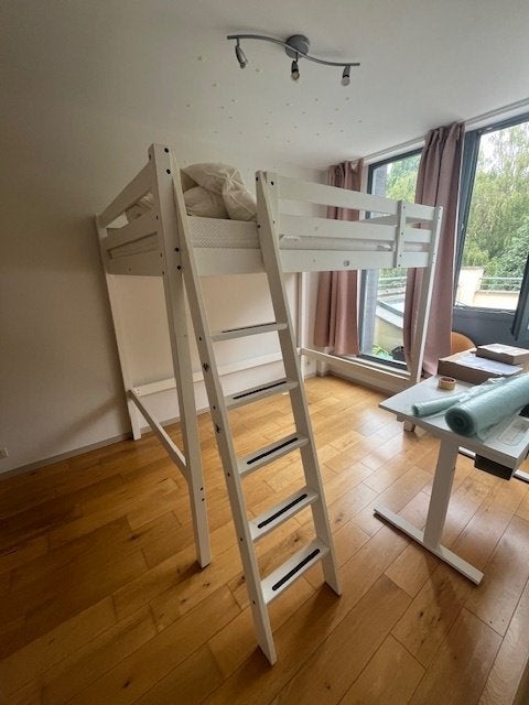 Lit surélevé pour enfant + matelas, 210 cm, Comme neuf, 180 à 200 cm, Enlèvement