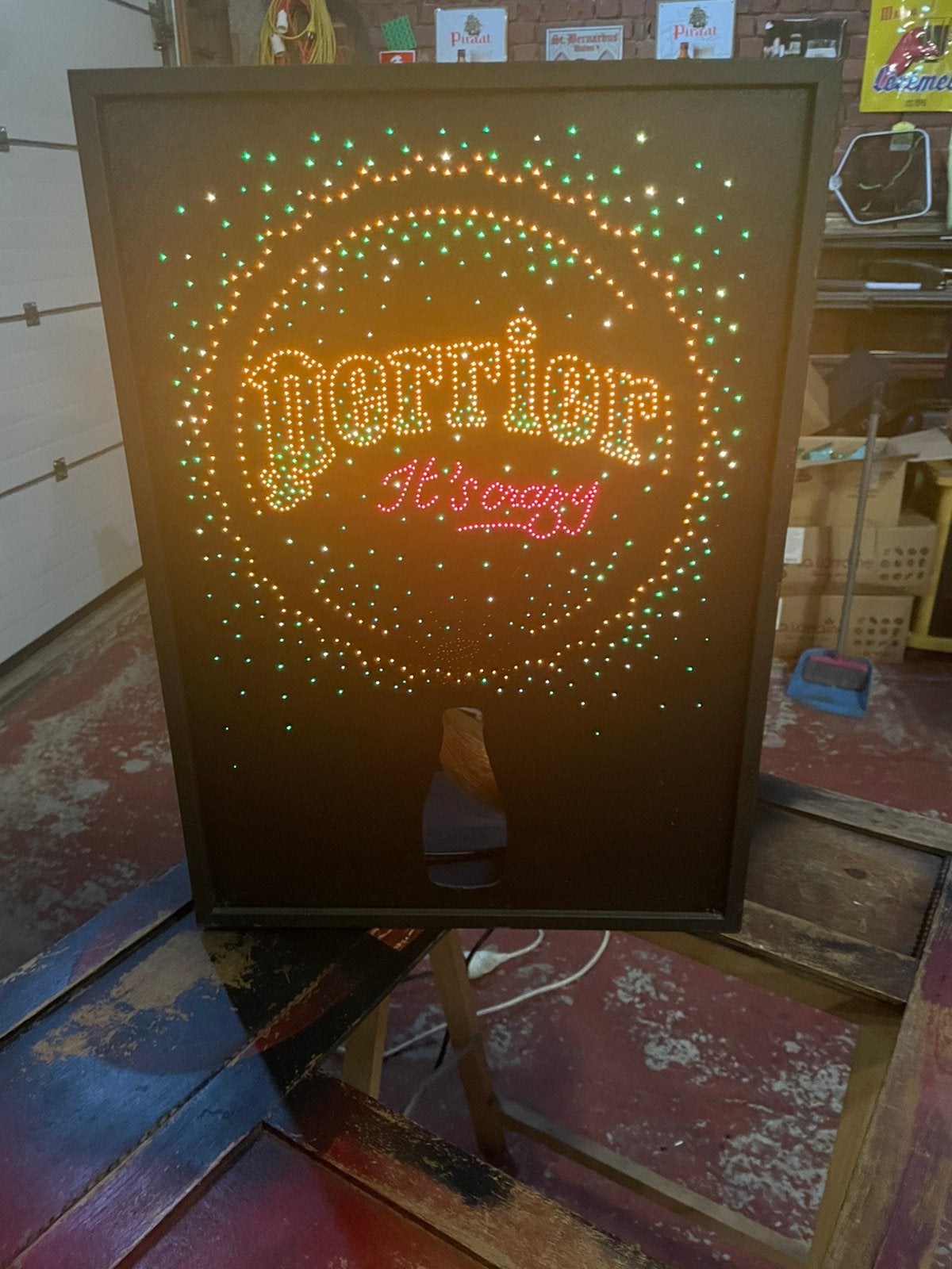 Reclamekast verlicht « PERRIER », Verzamelen, Elektronische Apparatuur, Ophalen