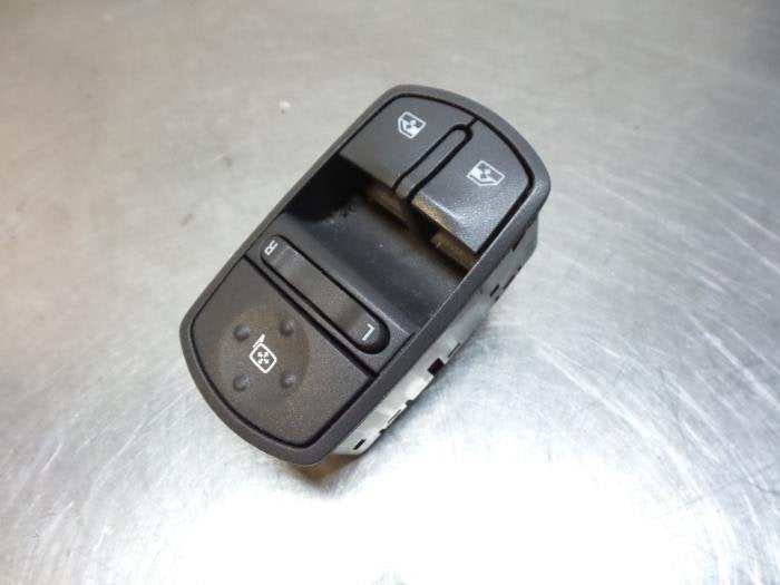 Elektrisch Raam Schakelaar van een Opel Corsa (Corsa D 07-), Auto-onderdelen, Gebruikt, -, -, Opel