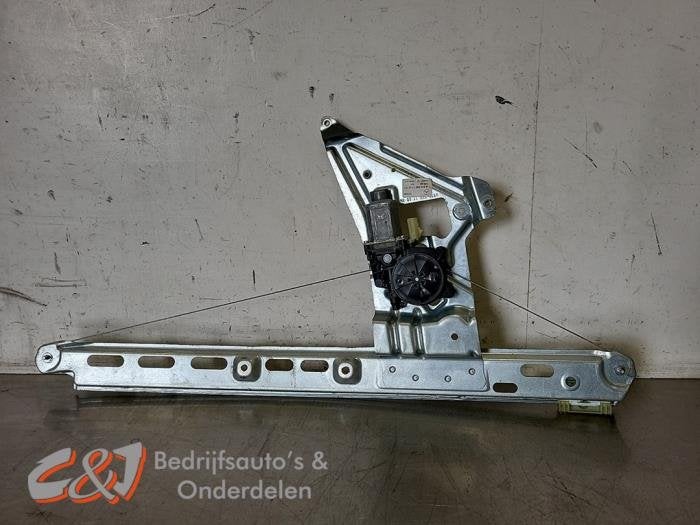Ruitmechaniek 2Deurs rechts-voor van een Mercedes Sprinter, Gebruikt, -, Ophalen of Verzenden, -