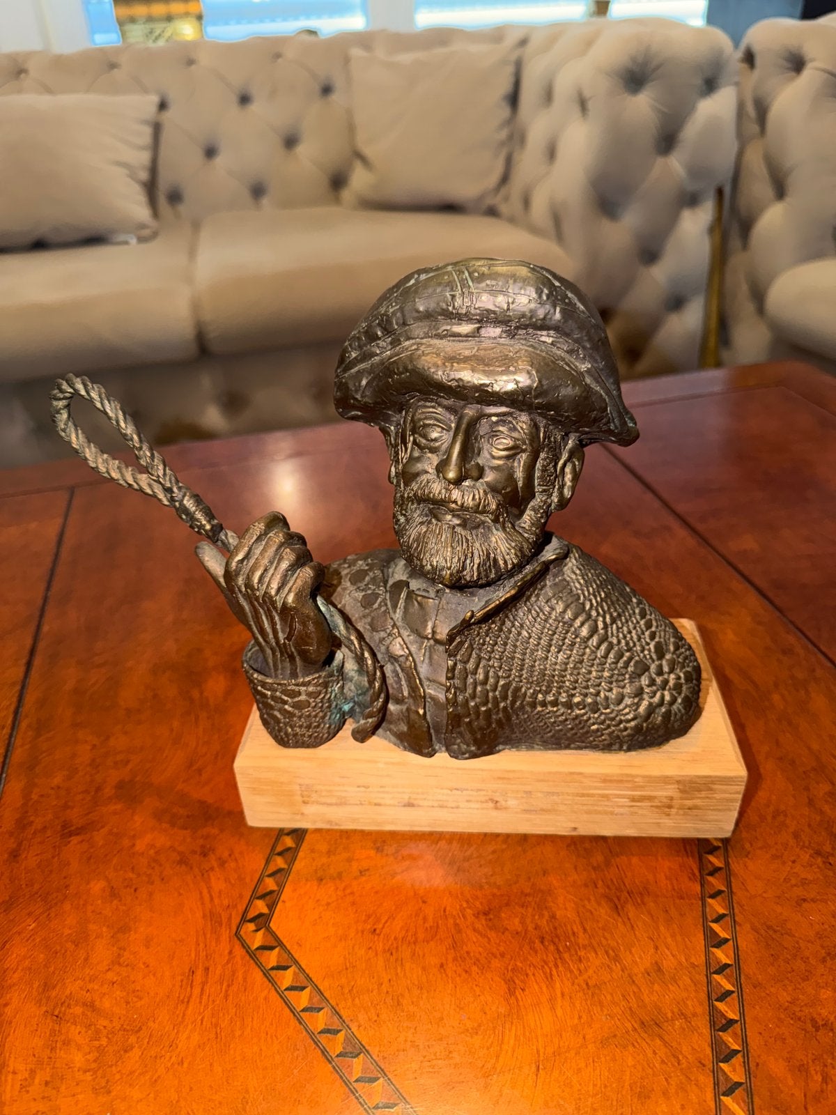 Porteur de snoose de Gand en bronze, Etienne Verhellen, Enlèvement