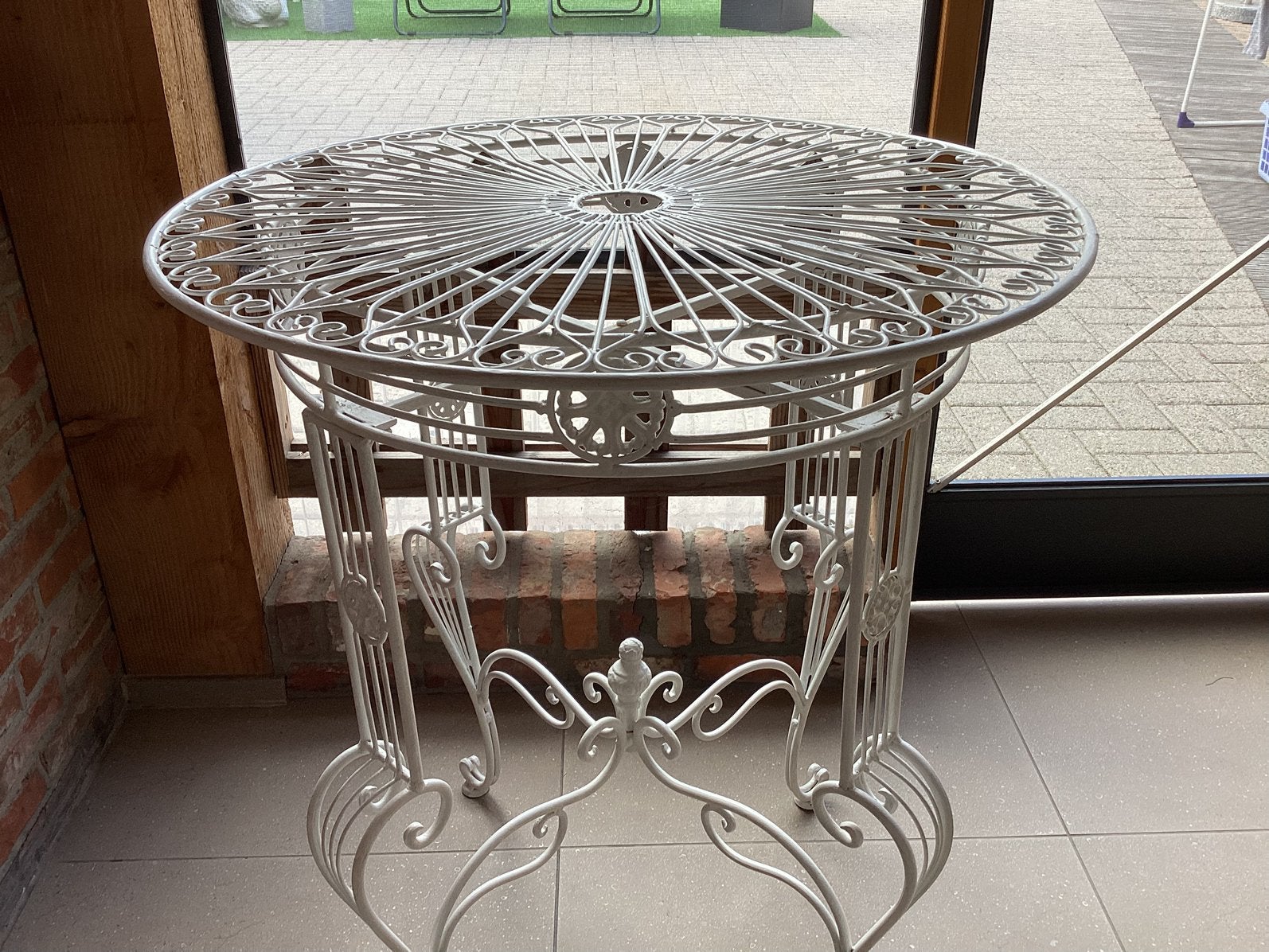 ZEER SIERLIJKE TUINTAFEL IN SMEEDIJZER ( FRANKRIJK ), Tuin en Terras, Ophalen, Gebruikt, Rond