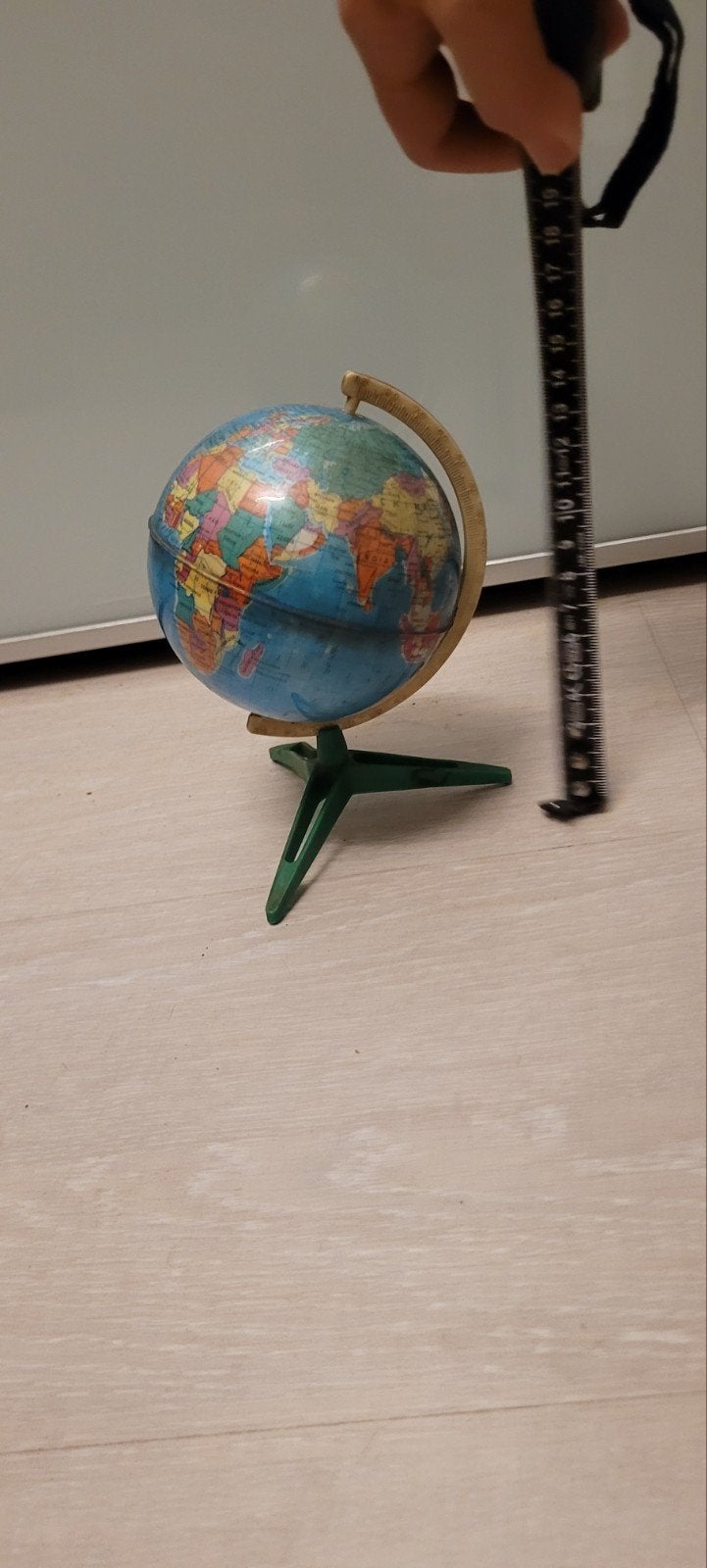 Kleine vintage wereldbol, Ophalen