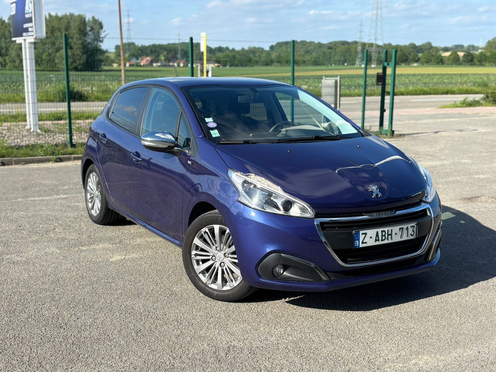 Peugeot 208 1.2 essence euro 6b Gps Airco, Autos, Achat, Entreprise, Boîte manuelle, 1199 cm³