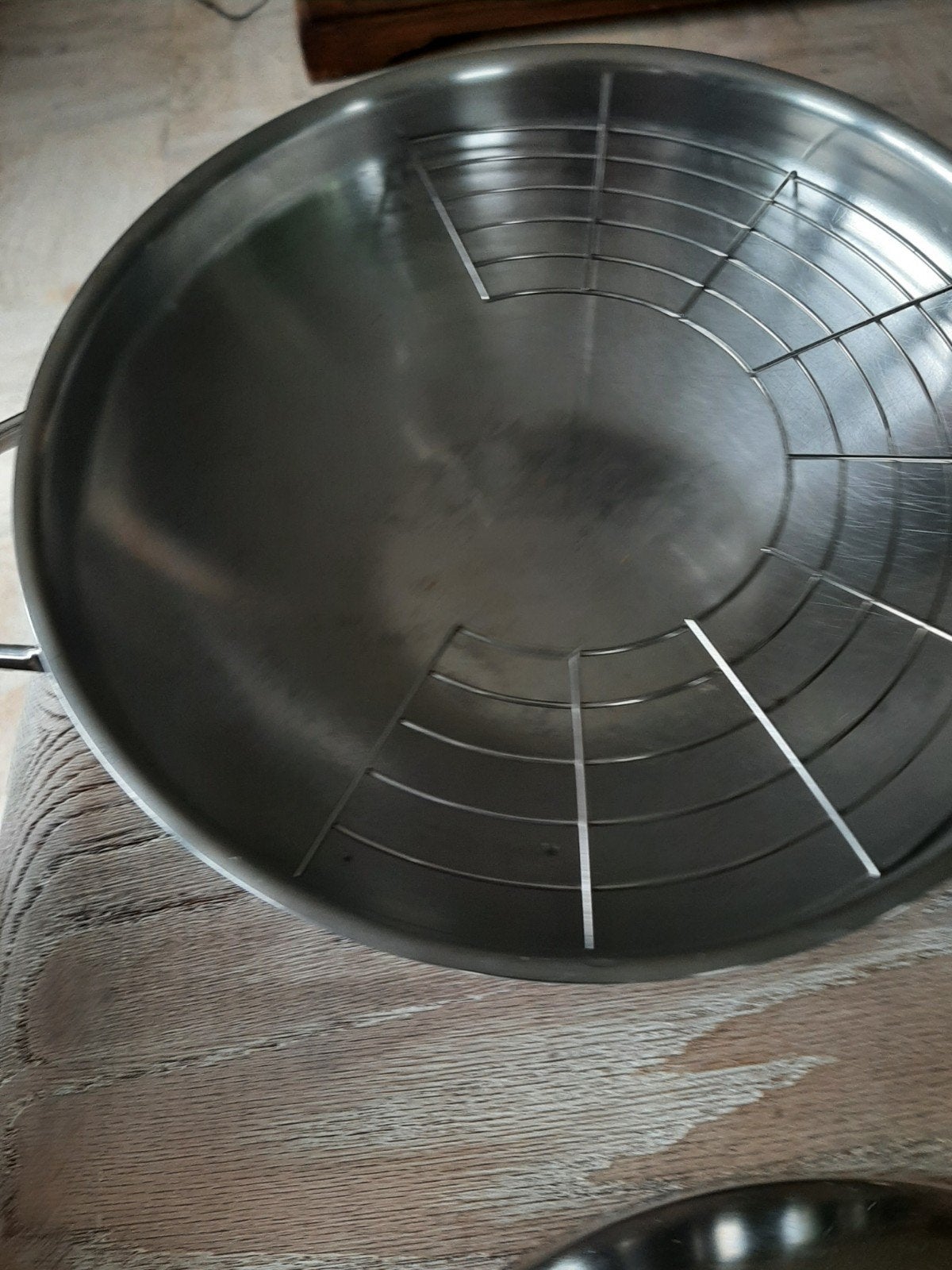 Wokpan 35 cm., Enlèvement