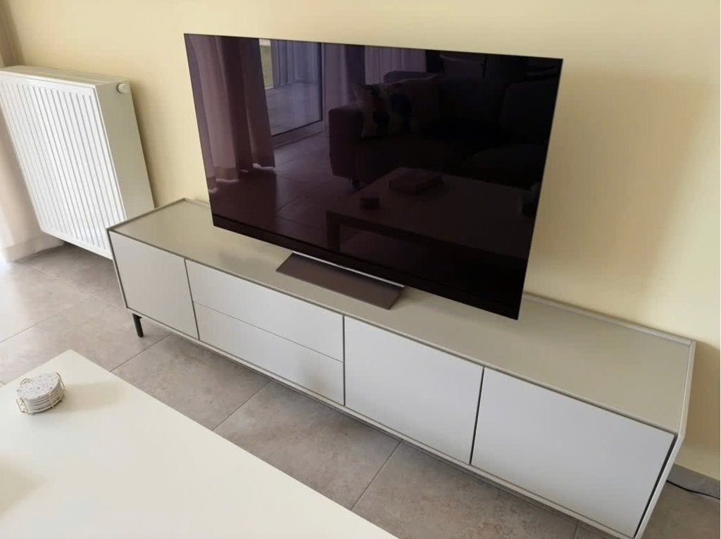 Noon Lowboard Silk Grey – TV-meubel – Nieuwstaat, Huis en Inrichting, Ophalen, Zo goed als nieuw, 200 cm of meer, Minder dan 100 cm