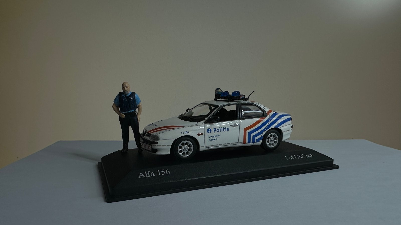 Minichamps Alfa Romeo 156 police fédérale politie 1/43, Enlèvement, Utilisé, MiniChamps