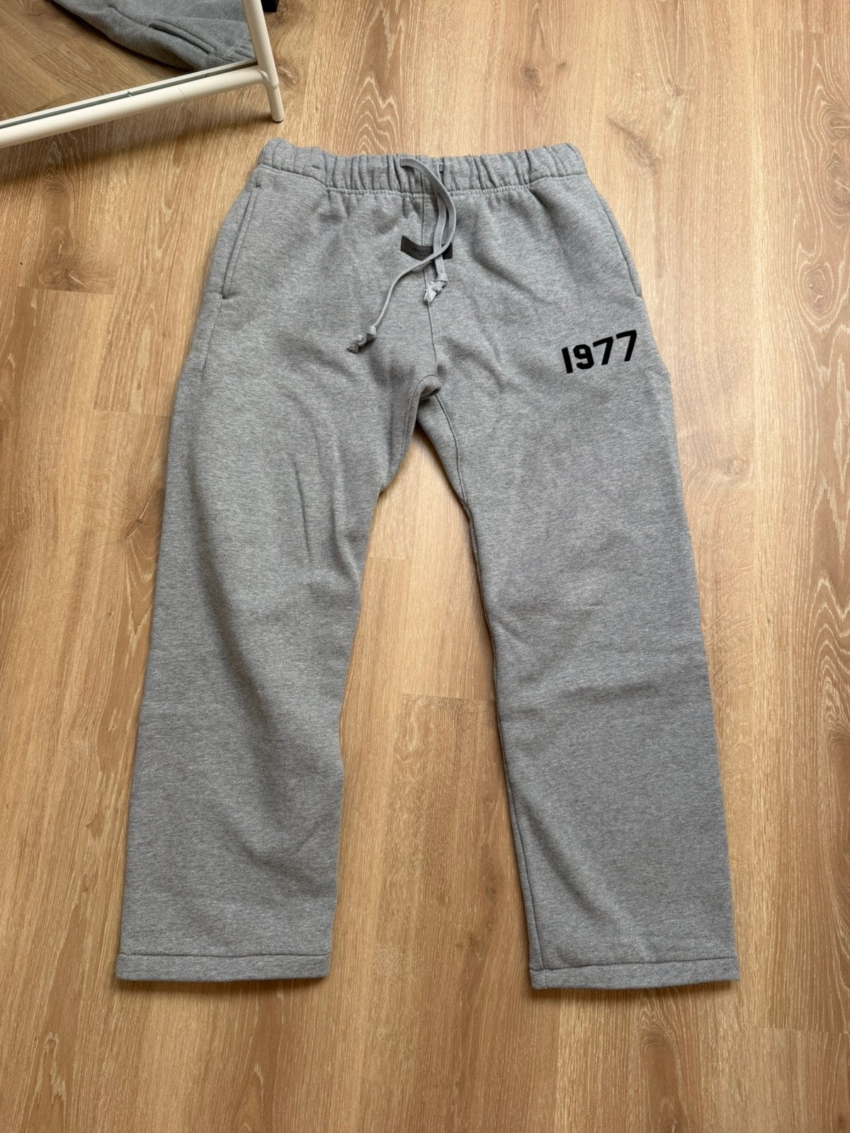 Pantalons de survêtement Essentials, Enlèvement, Comme neuf