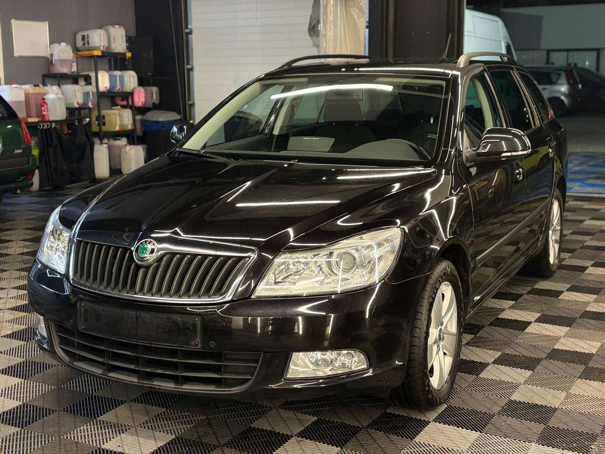 Skoda Octavia 1.2i BENZ. bj. 2013 189700KM, Euro 5, Gebruikt, Zwart, Bedrijf
