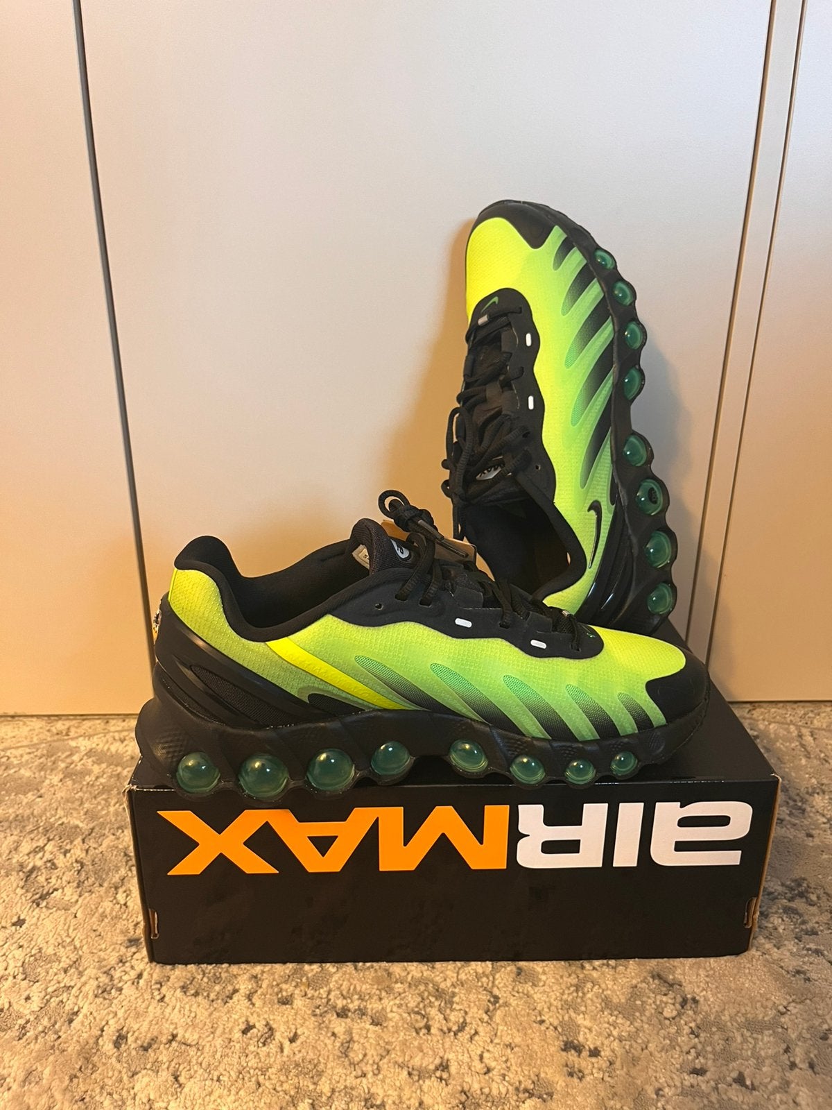 Nike Dn 8 vertes  pointure 42,5, Kleding | Heren, Ophalen of Verzenden, Nieuw, Overige kleuren, Sportschoenen