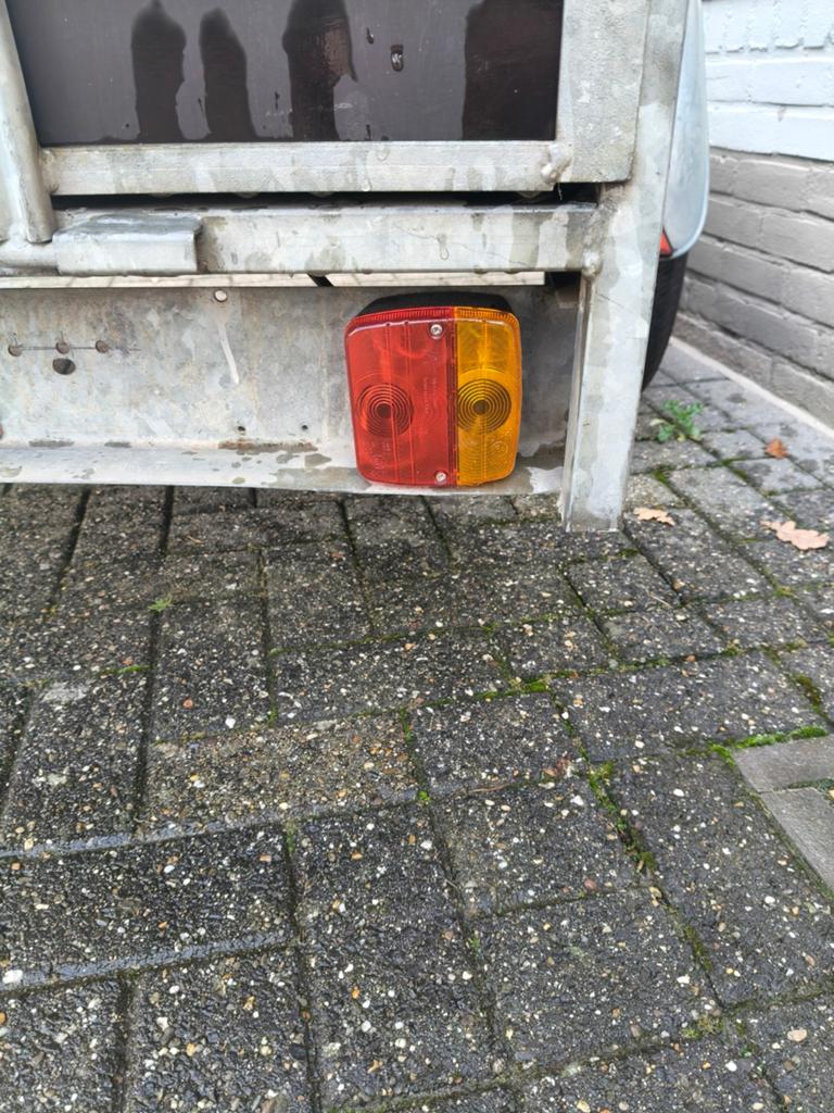 Vernieuwde aanhangwagen, Ophalen