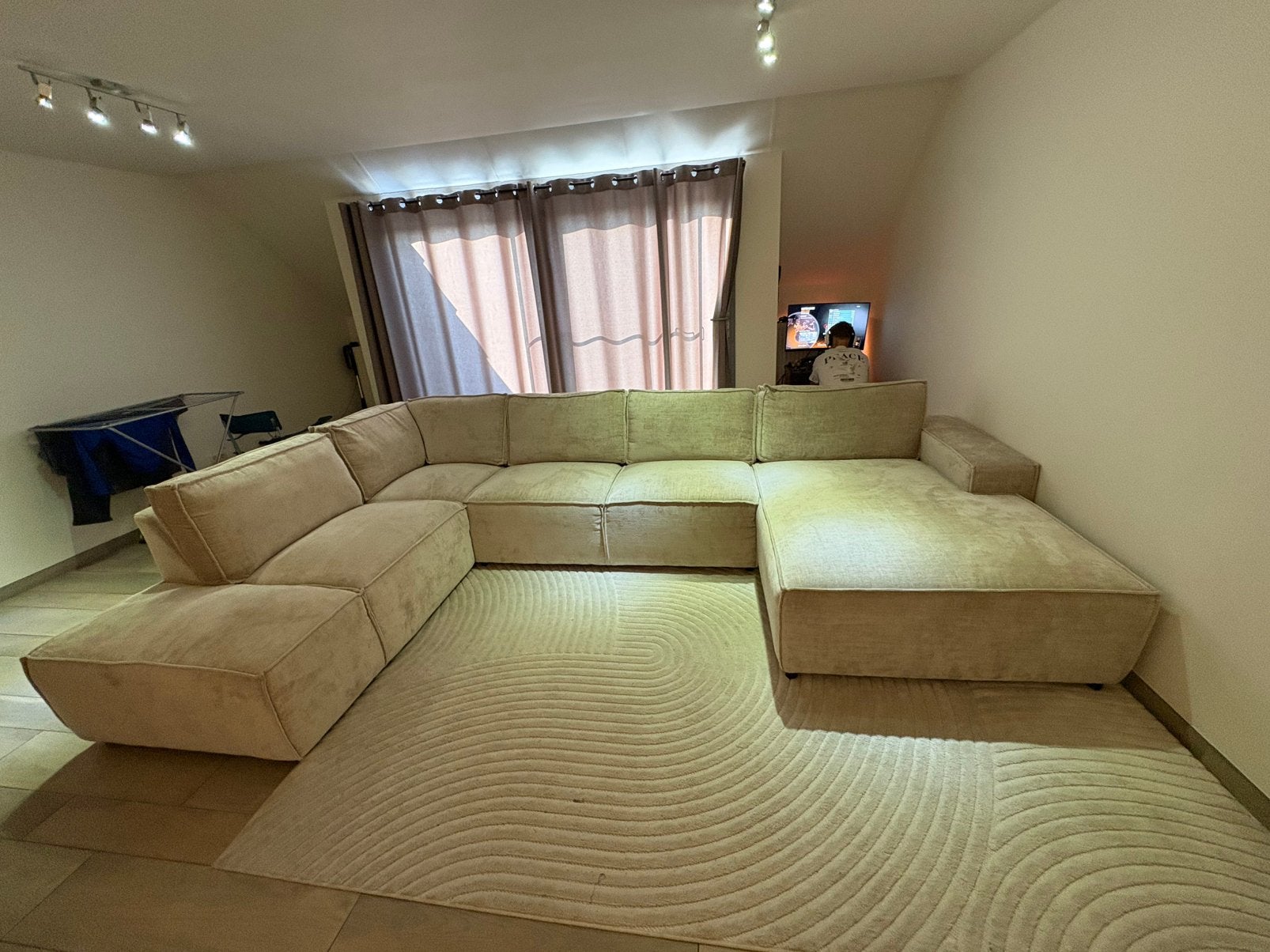 Grote beige u zetel, Ophalen, Zo goed als nieuw