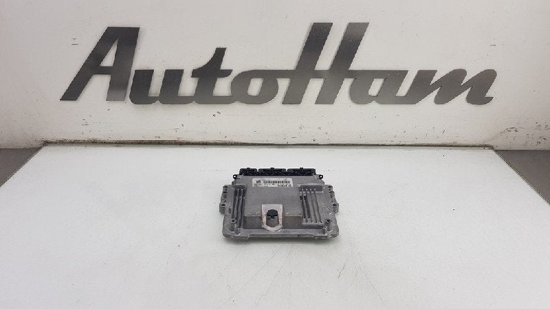 CALCULATEUR MOTEUR ECU Clio IV Estate / Grandtour (7R), Renault, Utilisé, Peter-Huppertz-Straße 5
51063  Köln, DE, Dialog.deutschland@renault.de