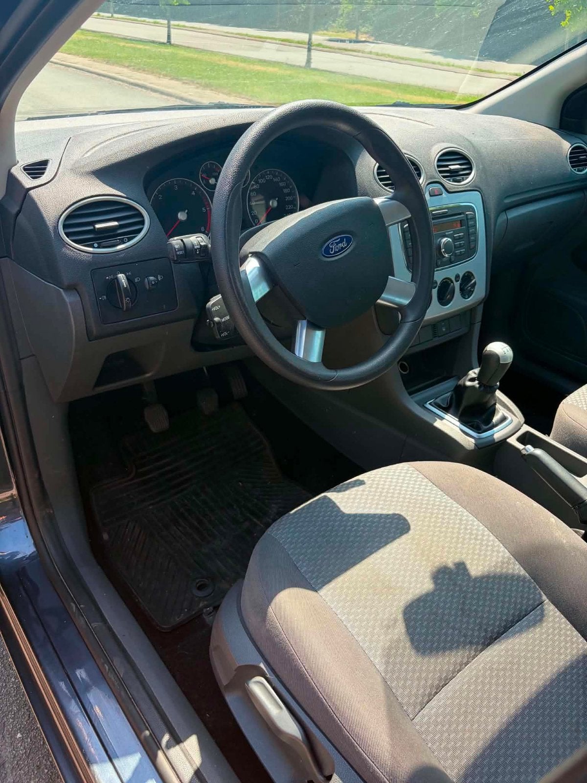 Ford Focus 1.8 Tdci prêt à immatriculer, Auto's, Focus, Stof, Zwart, 5 deurs