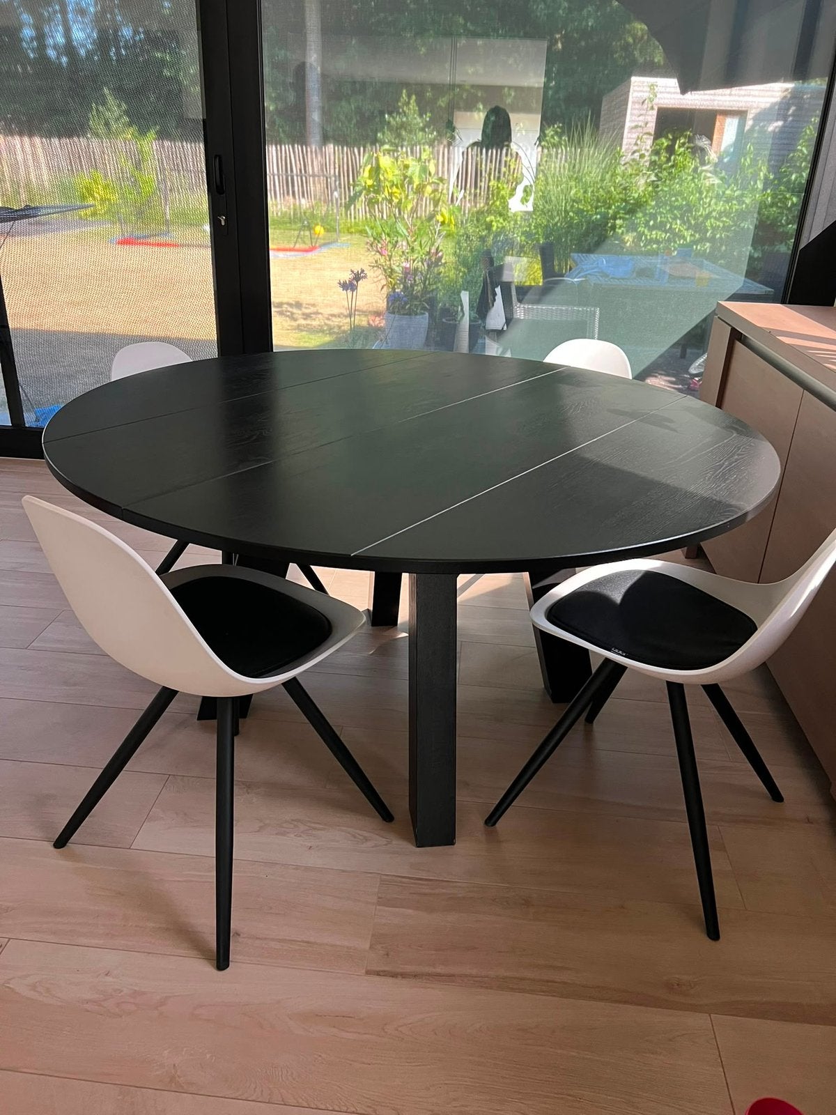Ronde eiken tafel 150cm met stoelen, Ophalen, Zo goed als nieuw